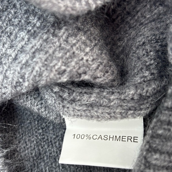 NWOT S. Christina 100% Cashmere Gray Hooded Sweater  S/M - Picture 4 of 10